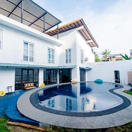 Hotel One Sixty Dehiwala-Mount Lavinia Esterno foto