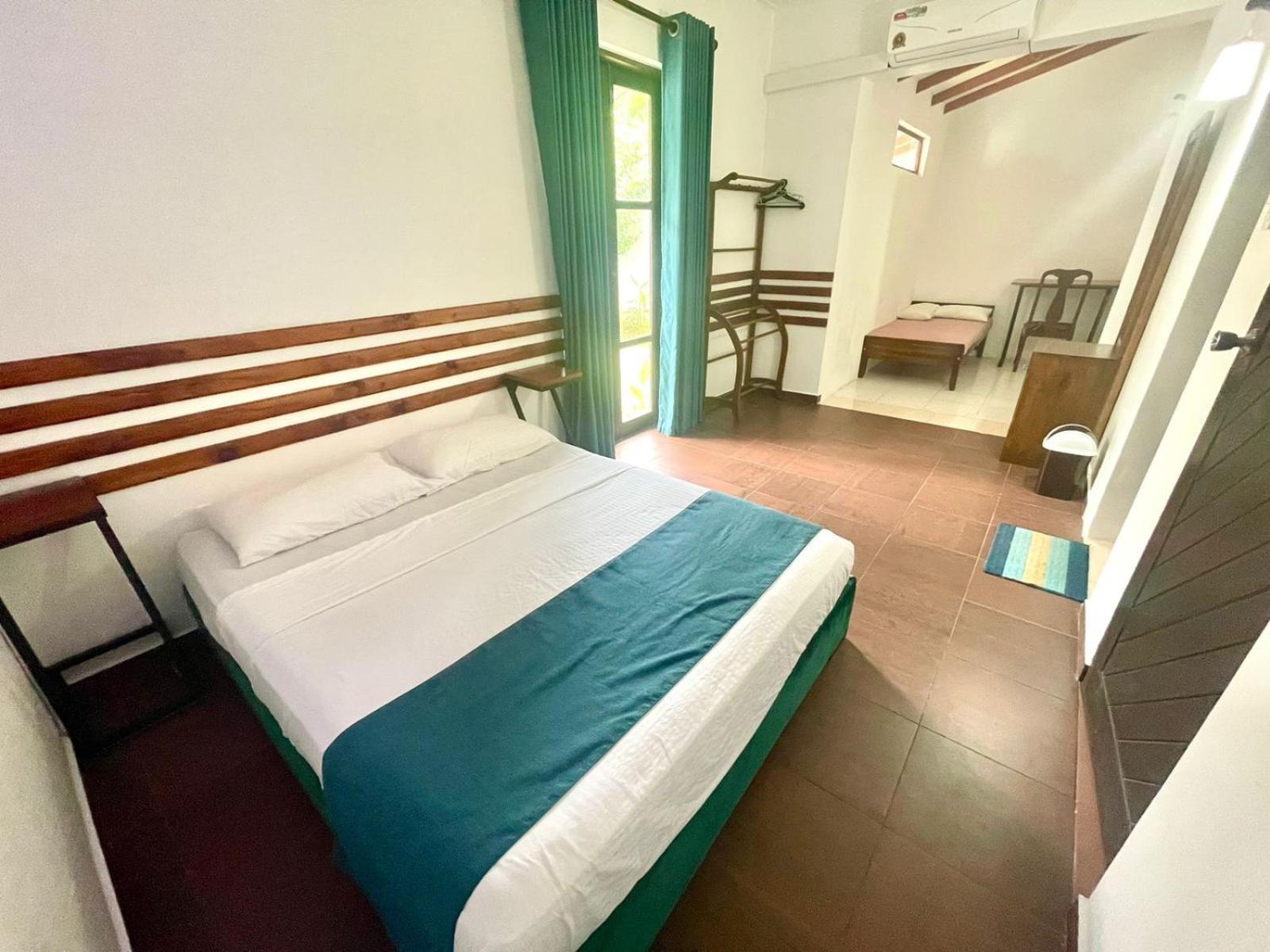 Hotel One Sixty Dehiwala-Mount Lavinia Esterno foto