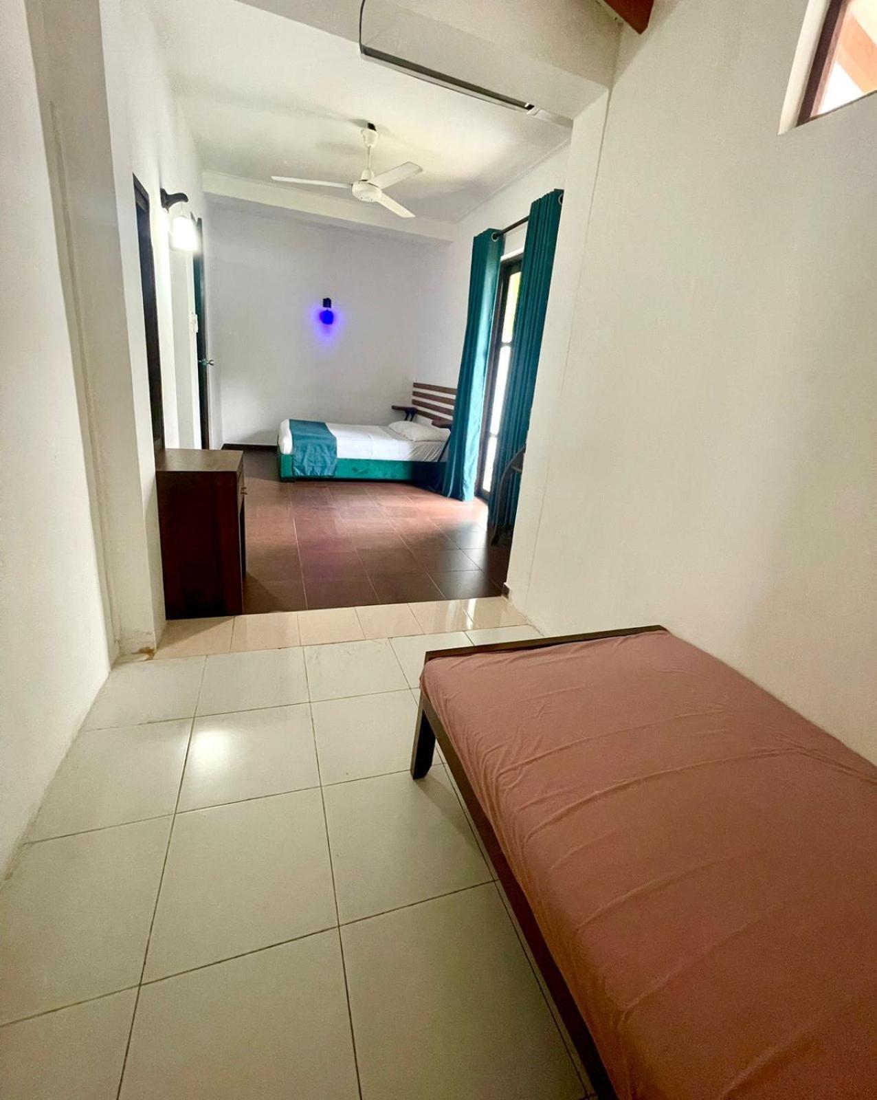 Hotel One Sixty Dehiwala-Mount Lavinia Esterno foto