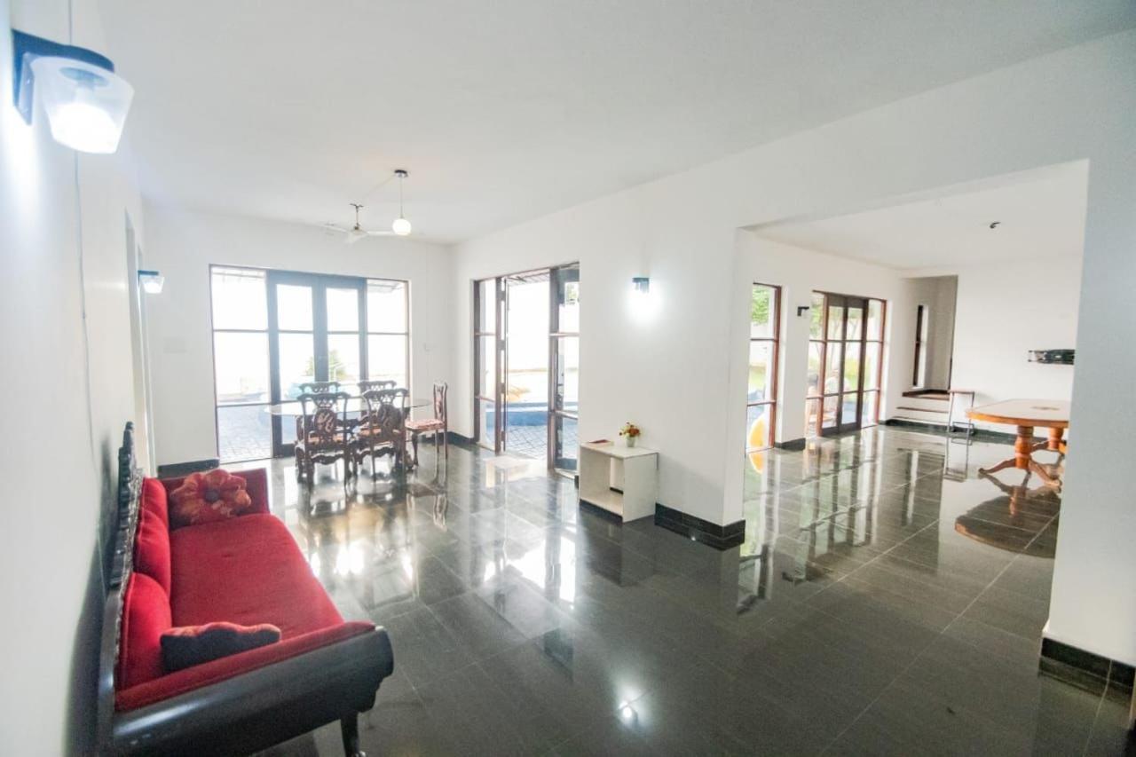 Hotel One Sixty Dehiwala-Mount Lavinia Esterno foto