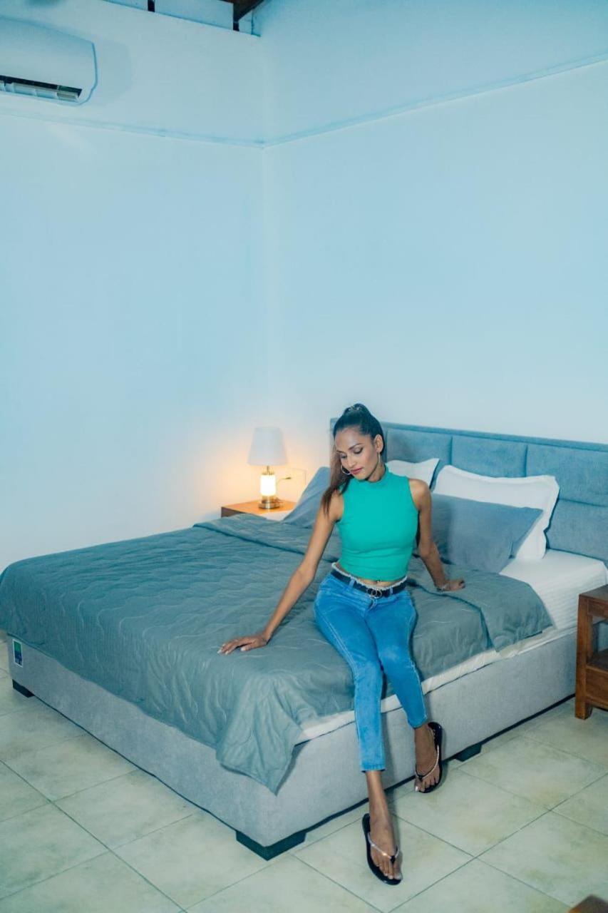 Hotel One Sixty Dehiwala-Mount Lavinia Esterno foto