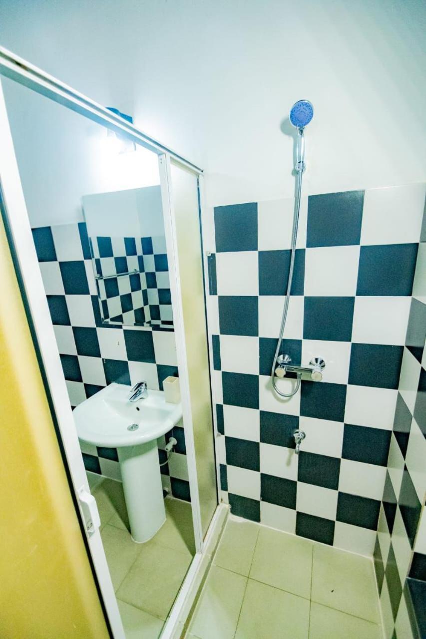 Hotel One Sixty Dehiwala-Mount Lavinia Esterno foto