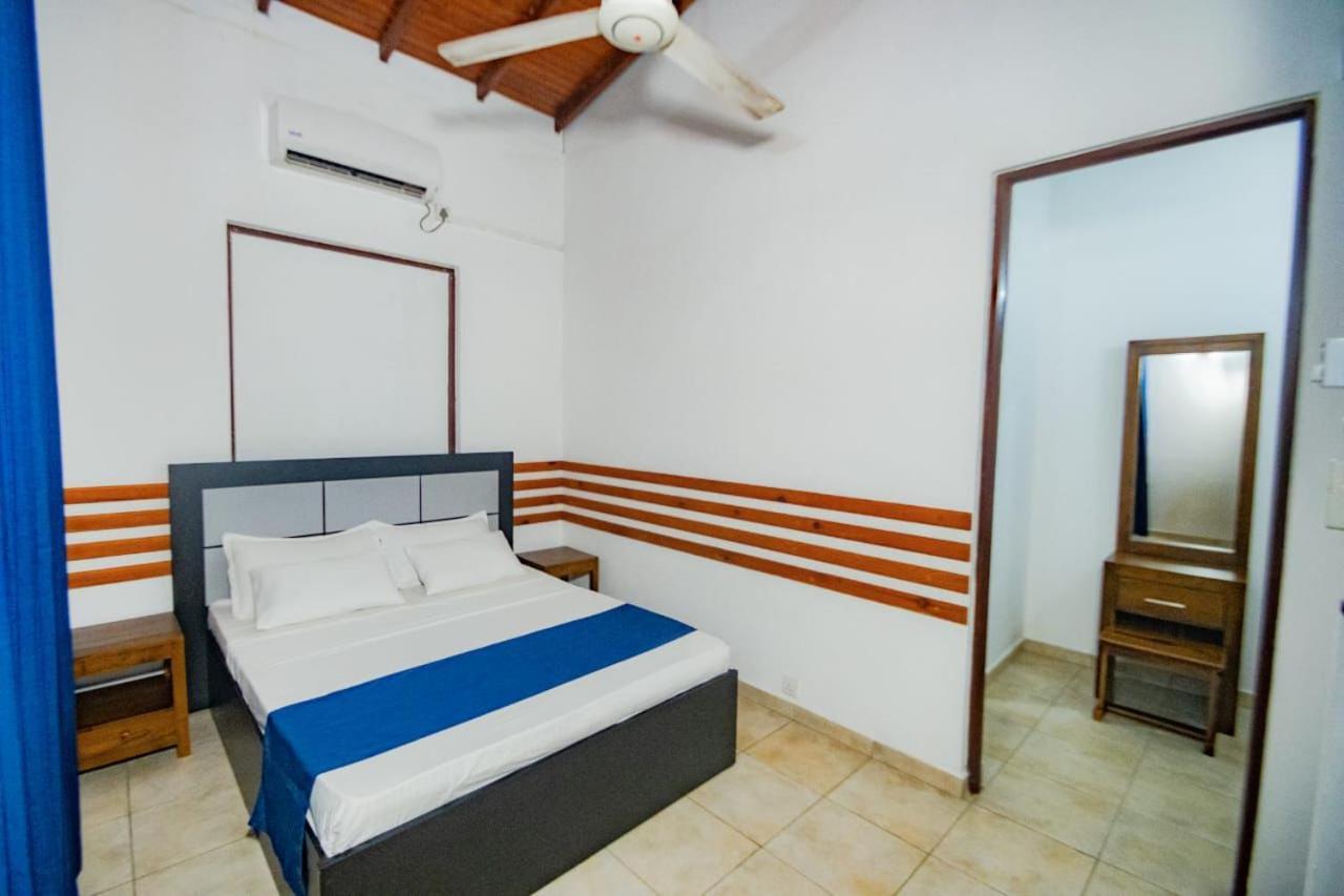 Hotel One Sixty Dehiwala-Mount Lavinia Esterno foto