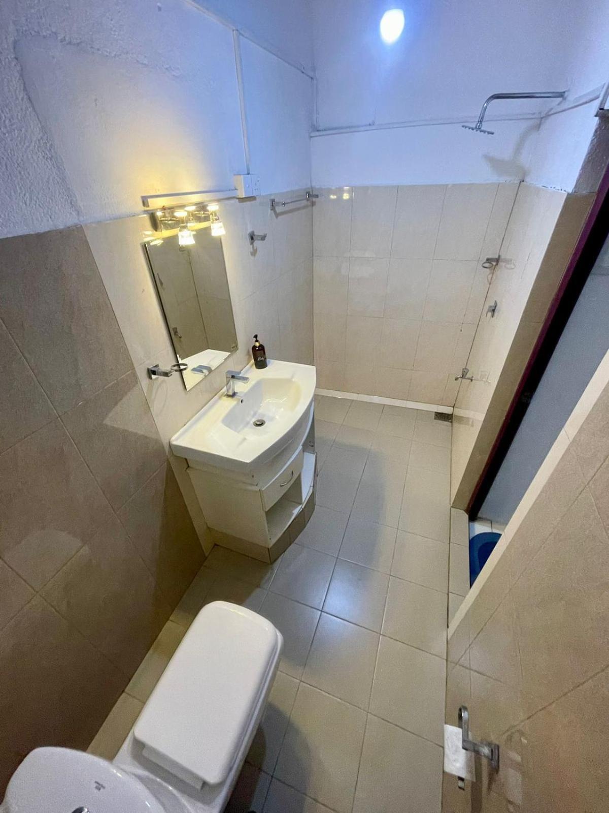 Hotel One Sixty Dehiwala-Mount Lavinia Esterno foto