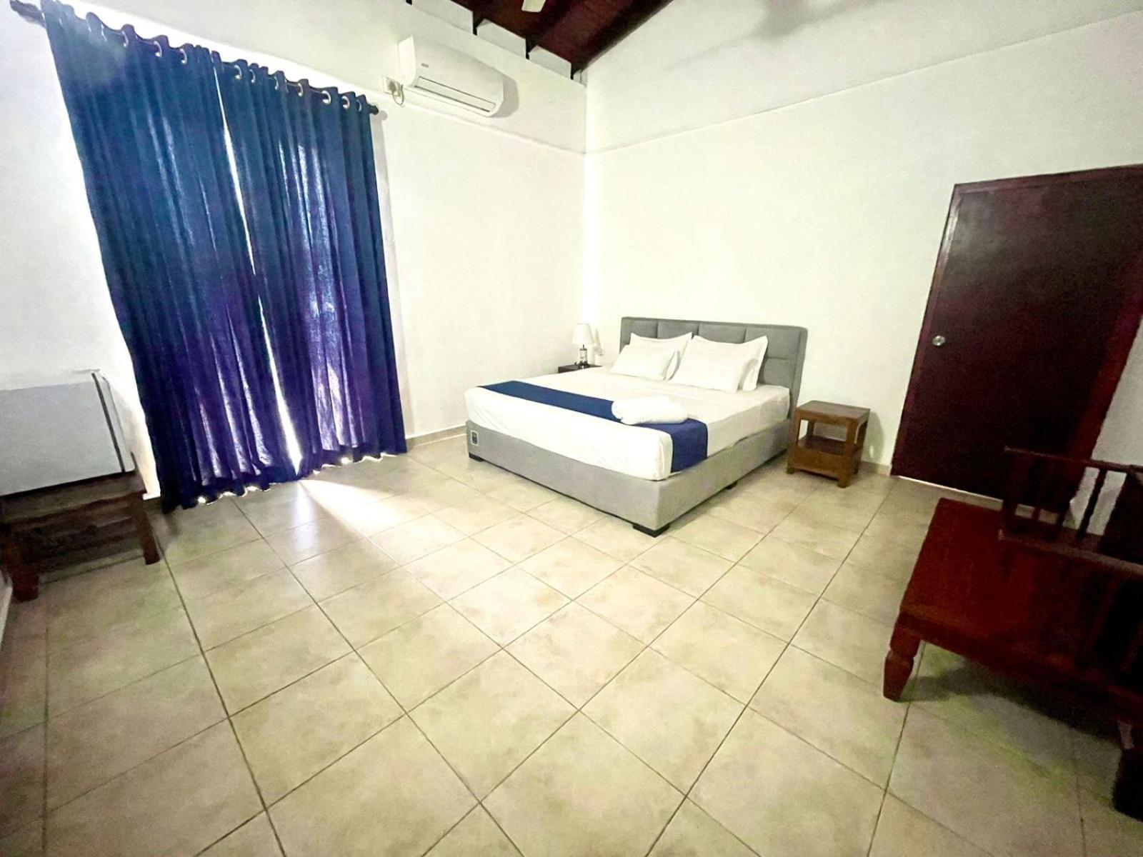 Hotel One Sixty Dehiwala-Mount Lavinia Esterno foto