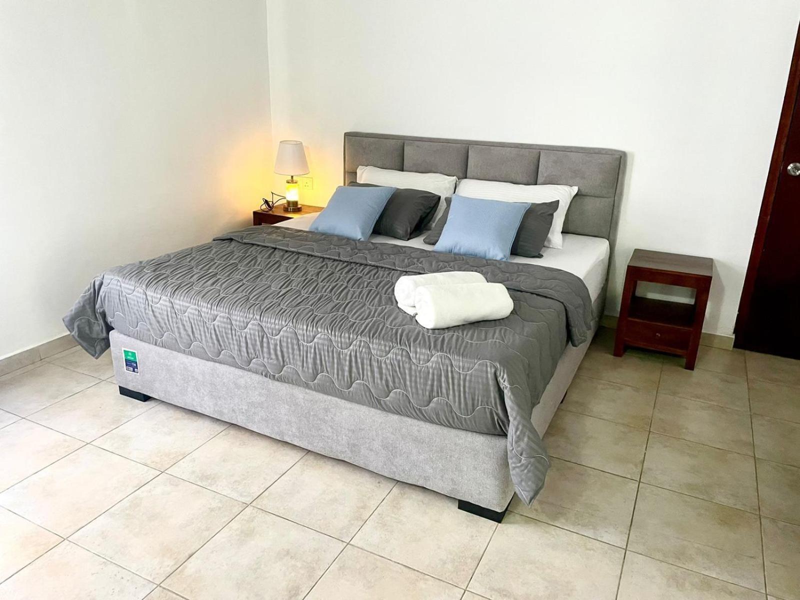 Hotel One Sixty Dehiwala-Mount Lavinia Esterno foto