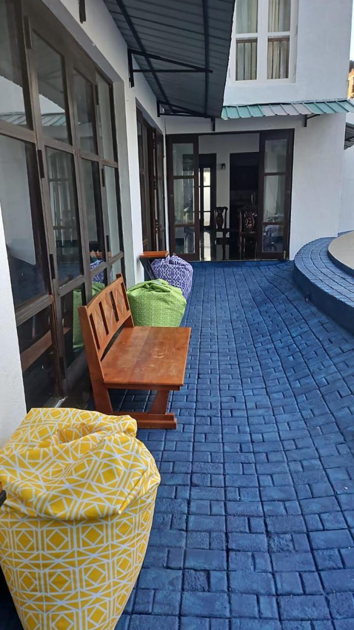 Hotel One Sixty Dehiwala-Mount Lavinia Esterno foto