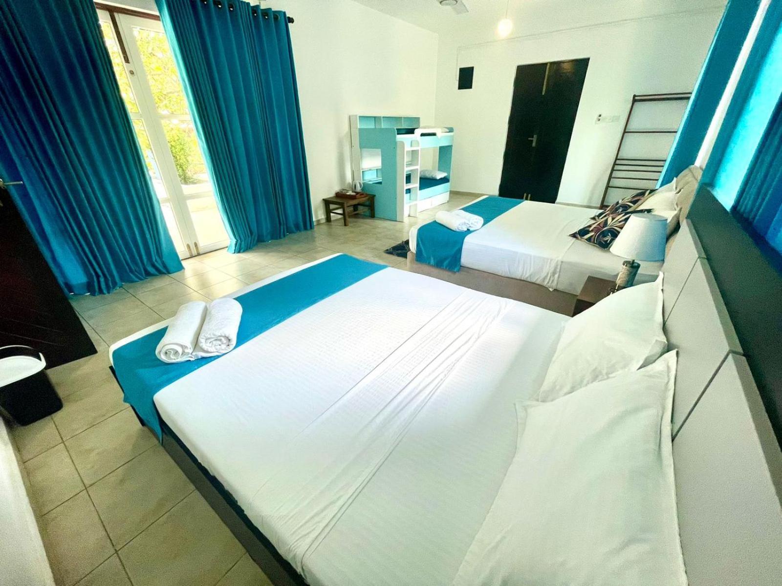 Hotel One Sixty Dehiwala-Mount Lavinia Esterno foto
