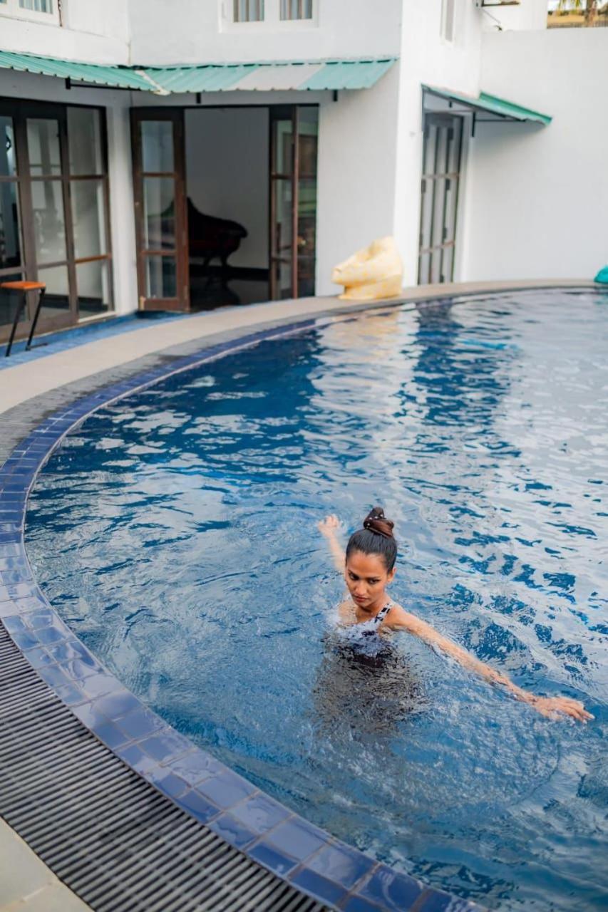 Hotel One Sixty Dehiwala-Mount Lavinia Esterno foto