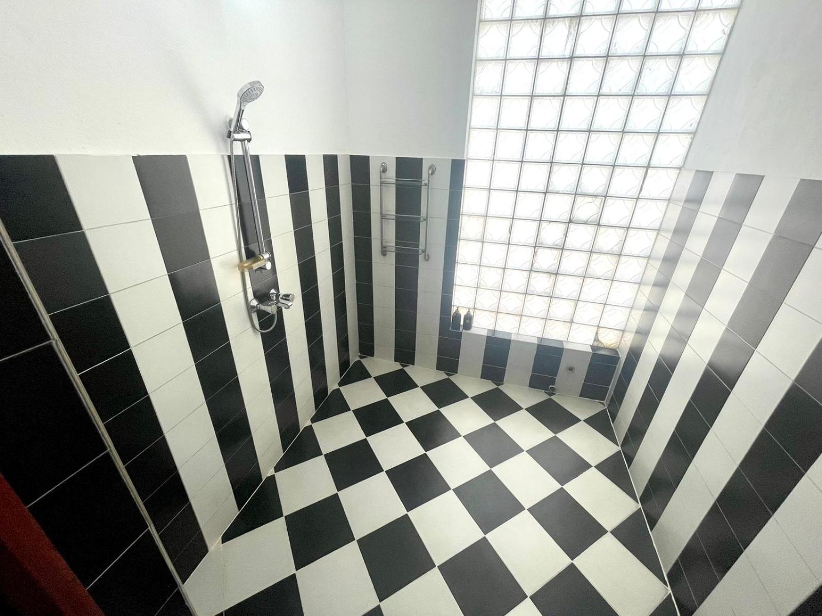 Hotel One Sixty Dehiwala-Mount Lavinia Esterno foto