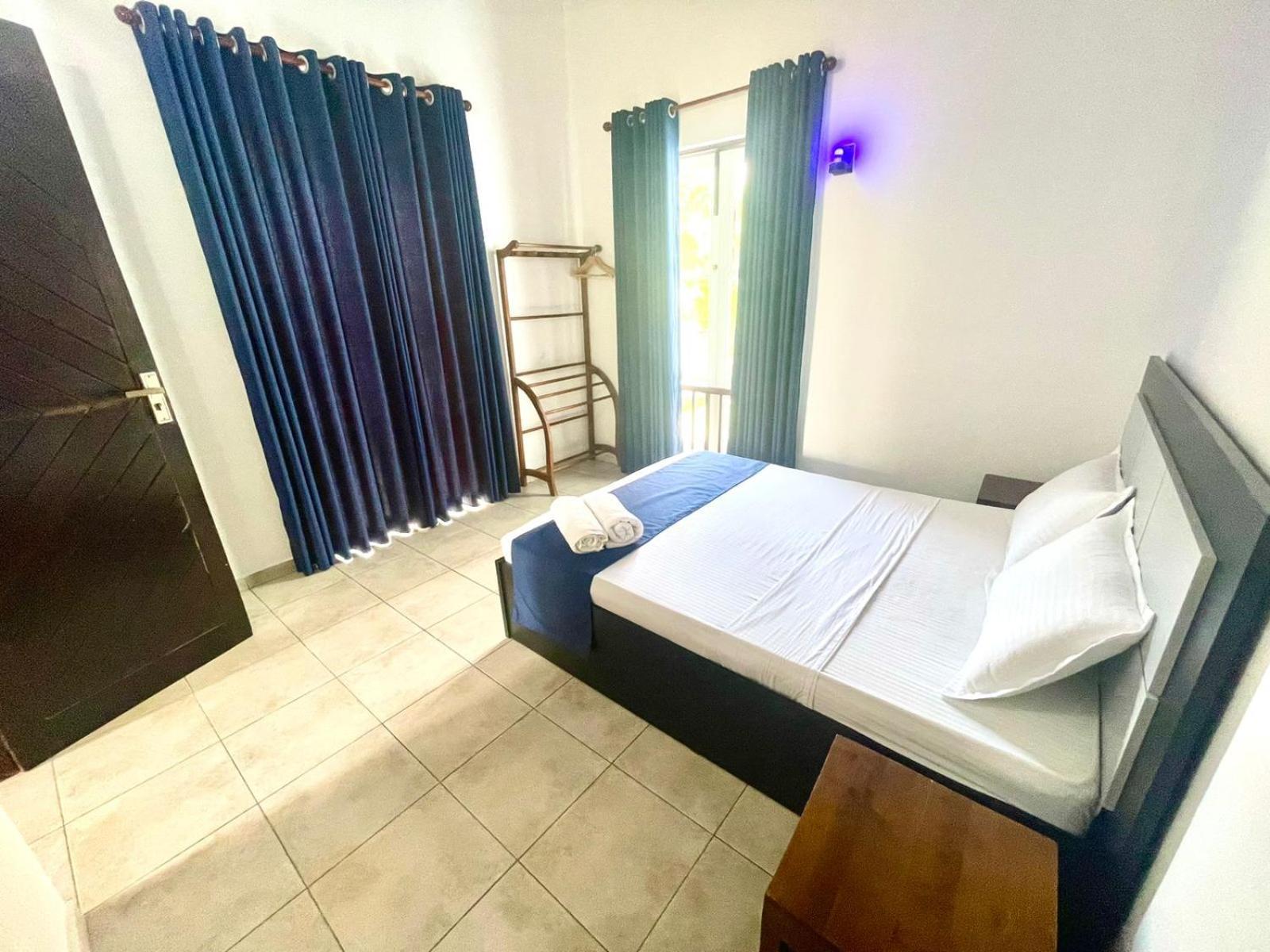 Hotel One Sixty Dehiwala-Mount Lavinia Esterno foto