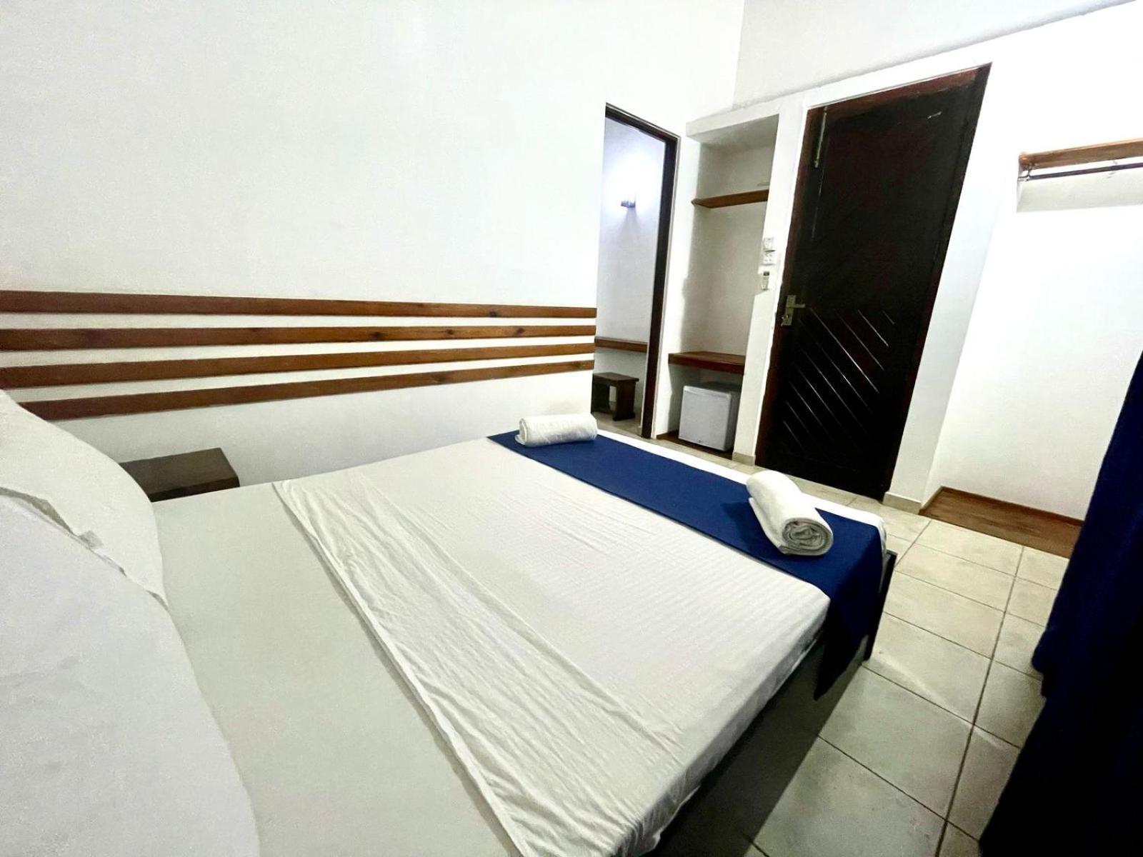 Hotel One Sixty Dehiwala-Mount Lavinia Esterno foto